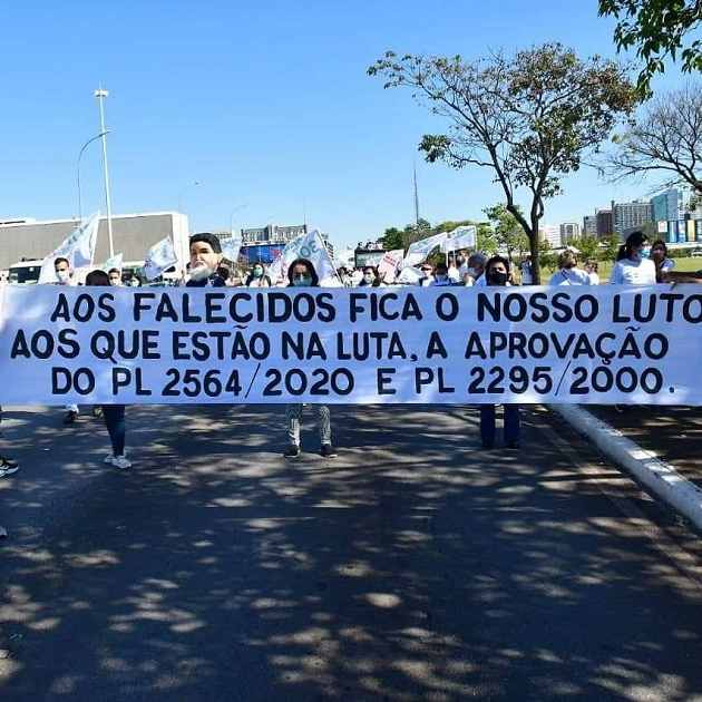 Marcha pela Enfermagem mobiliza profissionais de todo o país pela aprovação de projetos da categoria